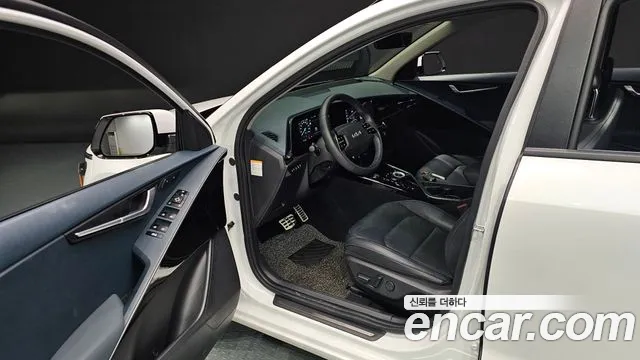 Kia Niro 2022 — фото 11