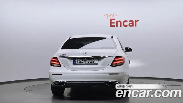 Mercedes-Benz E-Class 2018 — фото 4