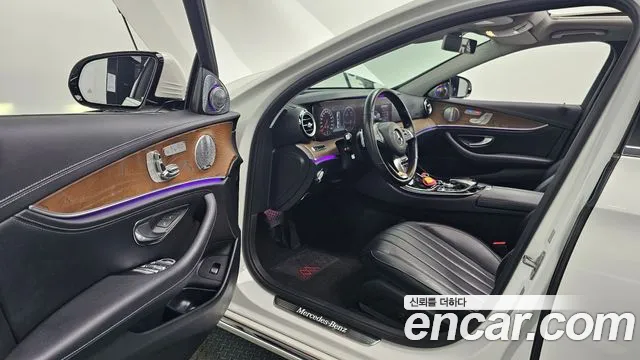 Mercedes-Benz E-Class 2018 — фото 11