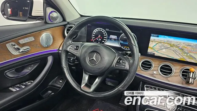 Mercedes-Benz E-Class 2018 — фото 13