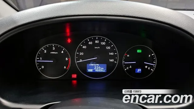 Hyundai Starex 2016 — фото 8