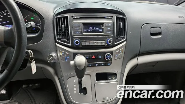 Hyundai Starex 2016 — фото 14