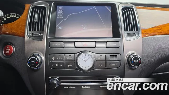 Hyundai Equus 2010 — фото 16