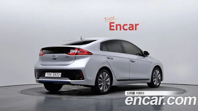 Hyundai Ioniq 2019 — фото 2