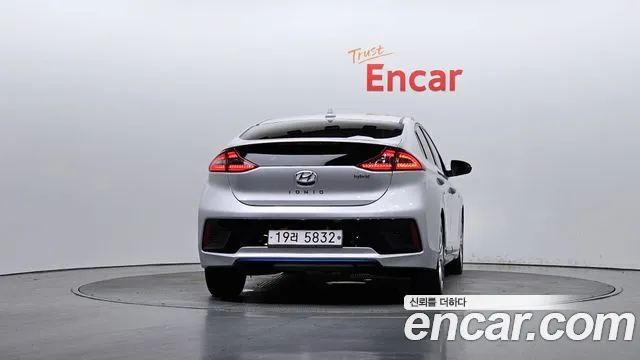 Hyundai Ioniq 2019 — фото 4