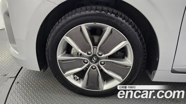 Hyundai Ioniq 2019 — фото 5