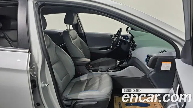 Hyundai Ioniq 2019 — фото 10