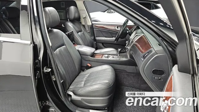 Hyundai Equus 2012 — фото 10