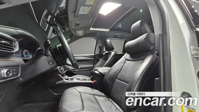 Ford Explorer 2020 — фото 11