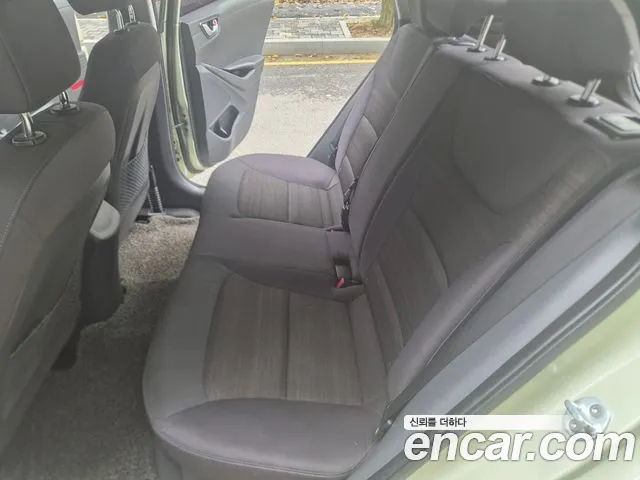 Hyundai Ioniq 2016 — фото 11