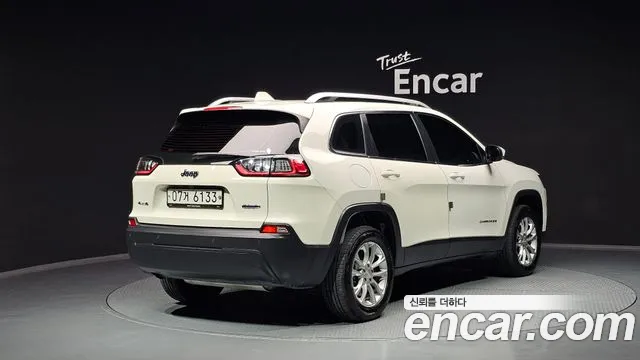Jeep Cherokee 2019 — фото 2