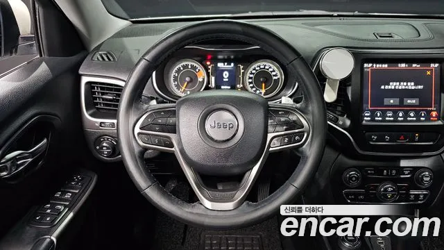 Jeep Cherokee 2019 — фото 13