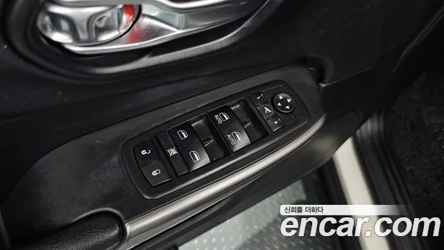 Jeep Cherokee 2019 — фото 17