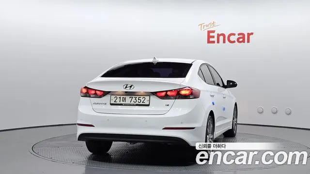 Hyundai AVANTE 2018 — фото 4
