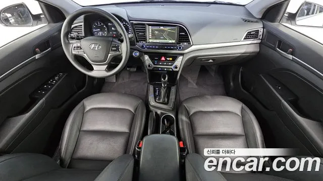 Hyundai AVANTE 2018 — фото 7