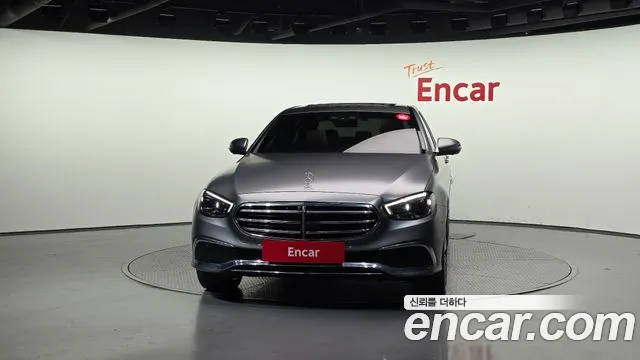 Mercedes-Benz E-Class 2023 — фото 3
