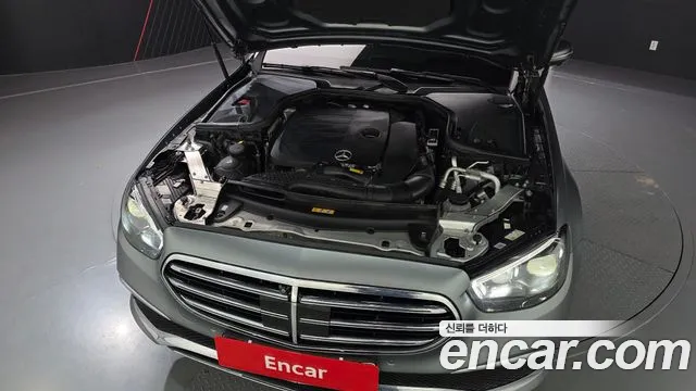 Mercedes-Benz E-Class 2023 — фото 6