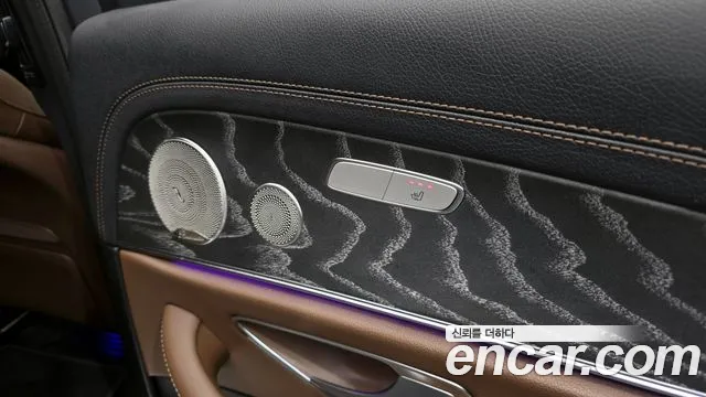 Mercedes-Benz E-Class 2023 — фото 17