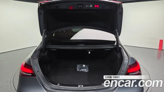 Mercedes-Benz E-Class 2023 — фото 20