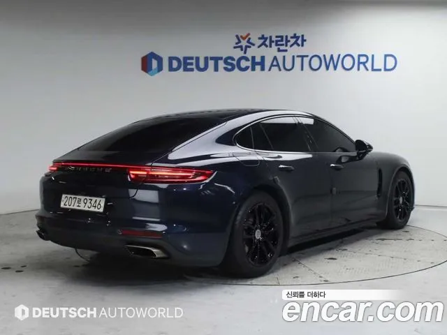 Porsche Panamera 2018 — фото 2