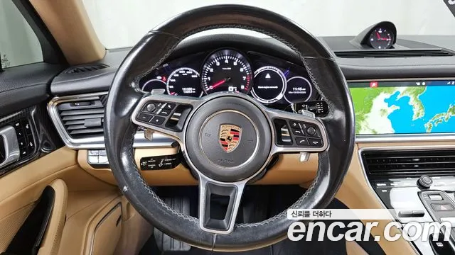 Porsche Panamera 2018 — фото 13