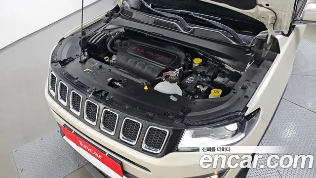 Jeep Compass 2018 — фото 6