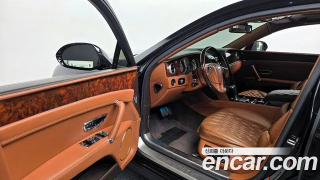 Bentley Flying Spur 2015 — фото 11