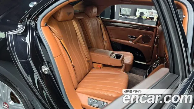Bentley Flying Spur 2015 — фото 12