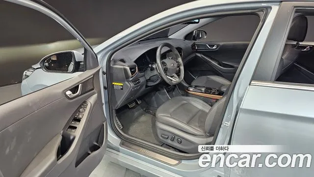 Hyundai Ioniq 2018 — фото 11