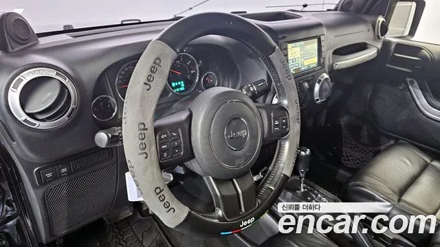 Jeep Wrangler 2012 — фото 13