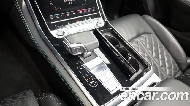 Audi Q8 2022 — фото 9
