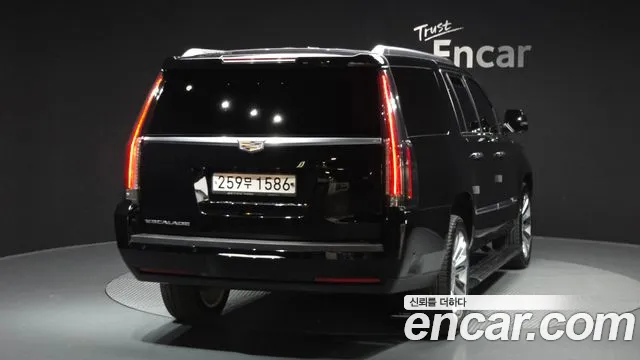 Cadillac Escalade 2019 — фото 2