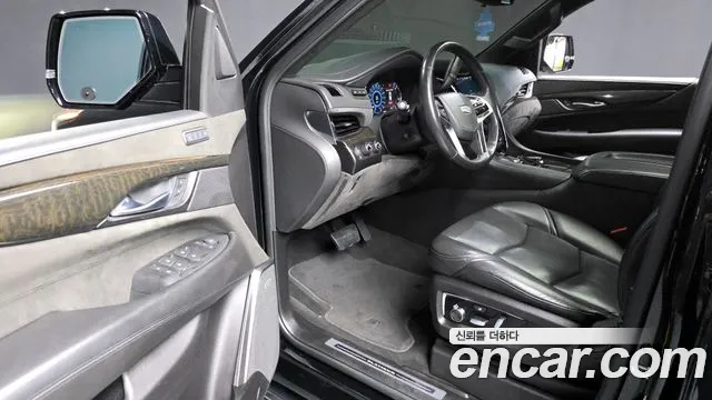 Cadillac Escalade 2019 — фото 10