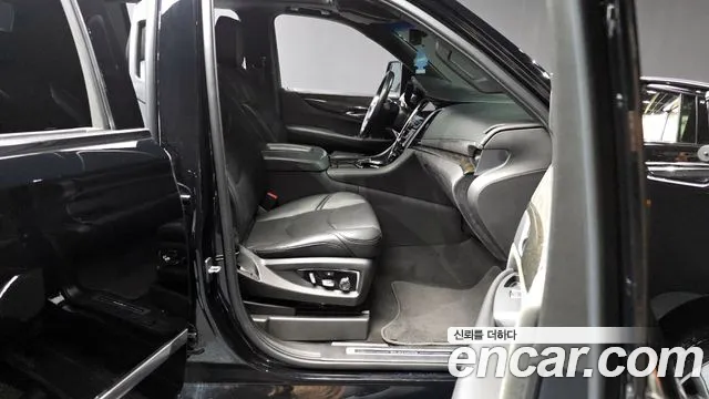 Cadillac Escalade 2019 — фото 11