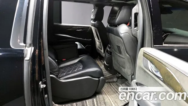 Cadillac Escalade 2019 — фото 12