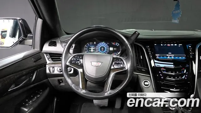 Cadillac Escalade 2019 — фото 13
