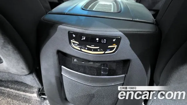 Cadillac Escalade 2019 — фото 18