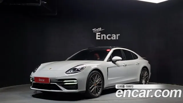 Porsche Panamera 2023 — фото 1