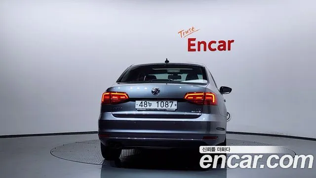 Volkswagen Jetta 2015 — фото 4