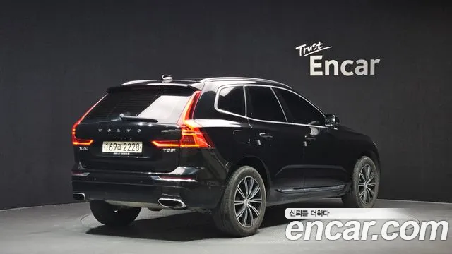 Volvo XC60 2019 — фото 2