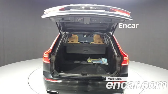 Volvo XC60 2019 — фото 20