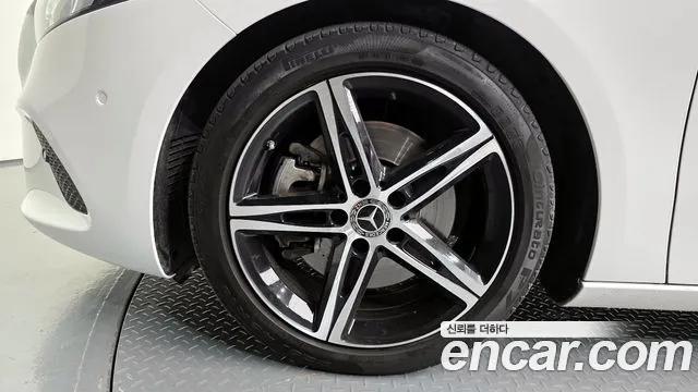 Mercedes-Benz A-Class 2020 — фото 5