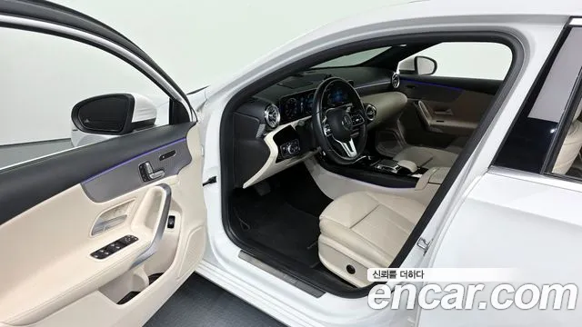 Mercedes-Benz A-Class 2020 — фото 10