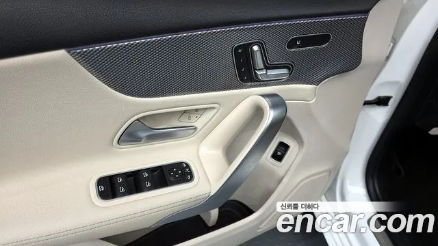 Mercedes-Benz A-Class 2020 — фото 11