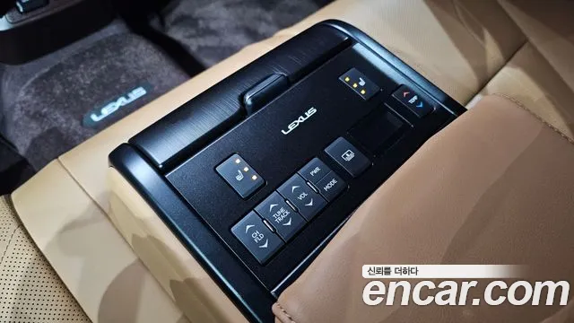 Lexus ES 2019 — фото 19