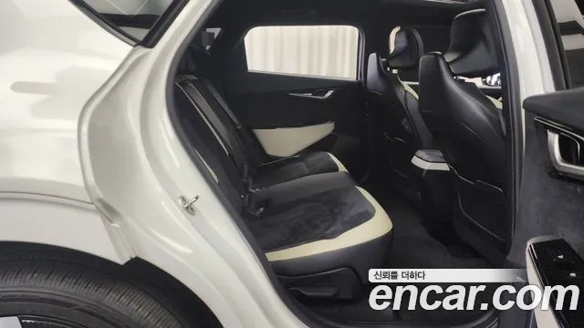 Kia EV6 2022 — фото 12