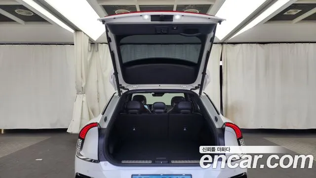 Kia EV6 2022 — фото 20