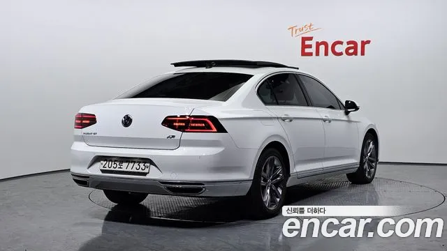 Volkswagen Passat 2018 — фото 2