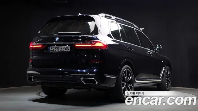 BMW X7 2022 — фото 2