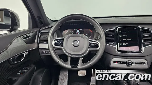 Volvo XC90 2021 — фото 13